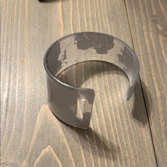 Colour by Amber Cuff. Silver fabric encased. - Picture 2 of 3